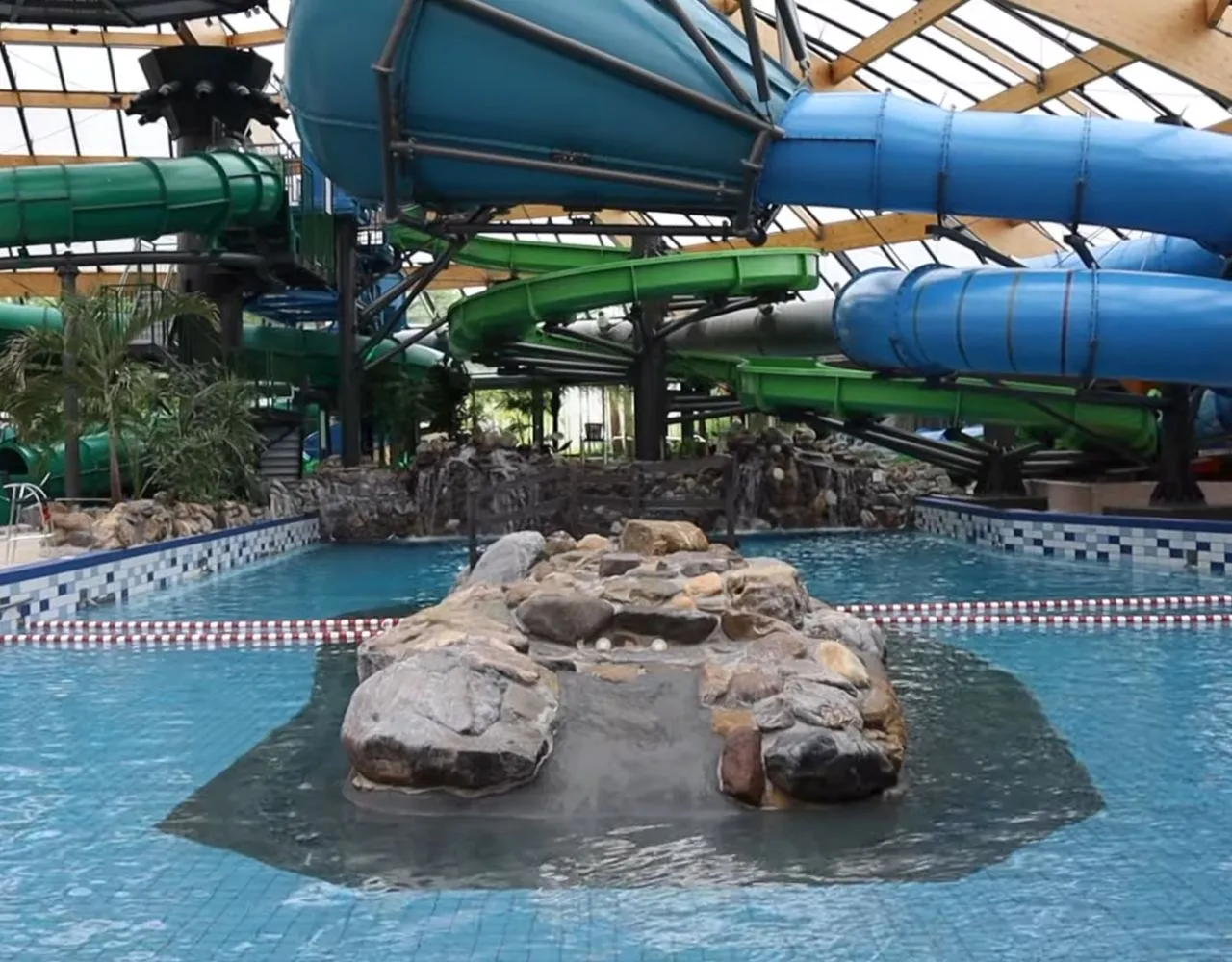 Schwimmbad im Landal De Lommerbergen Schwimmbad im Landal De Lommerbergen