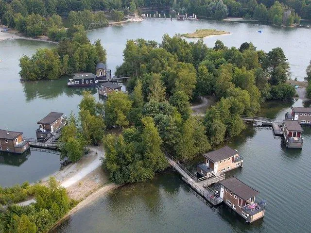 Ferienhäuser am See im Center Parcs De Kempervennen