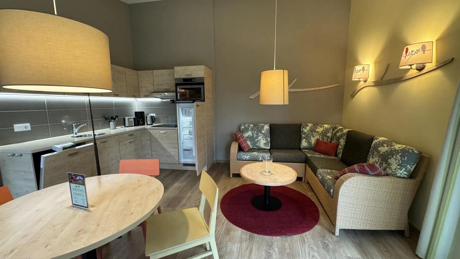 Wohnzimmer im Comfort-Ferienhaus im Center Parcs Park Allgäu