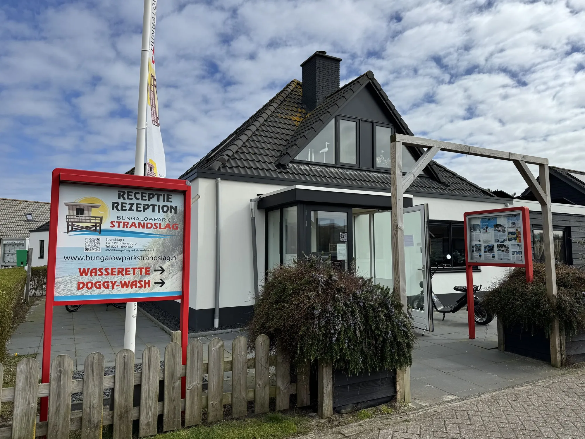Rezeptionsgebäude des Bungalowpark Strandslag an der Strandslag 1