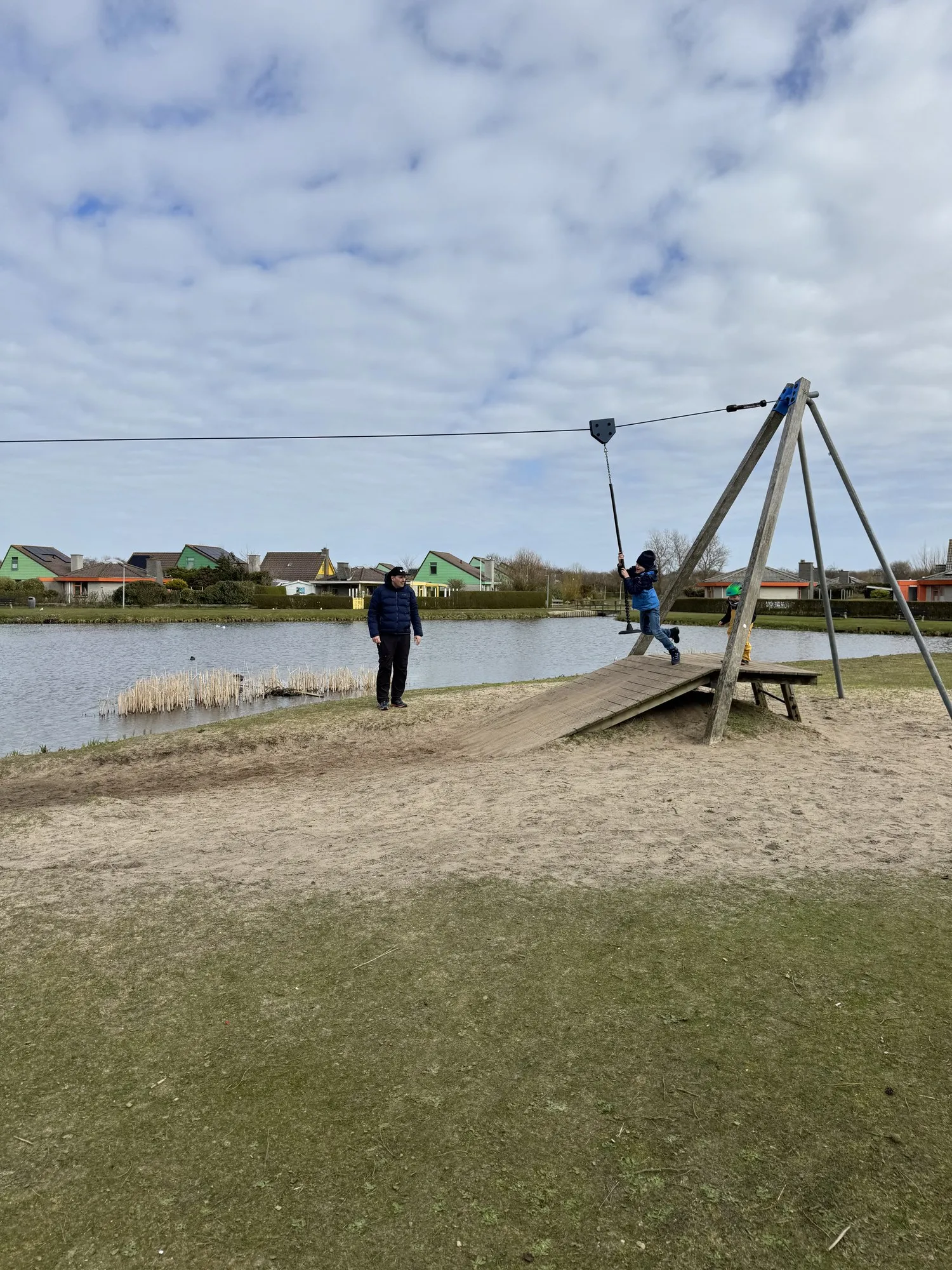 Seilbahn am Wasserspielgarten des Bungalowpark Strandslag