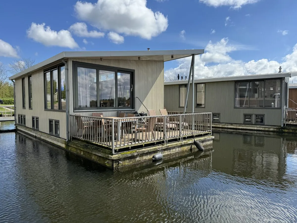 Hausboot im Center Parcs De Eemhof