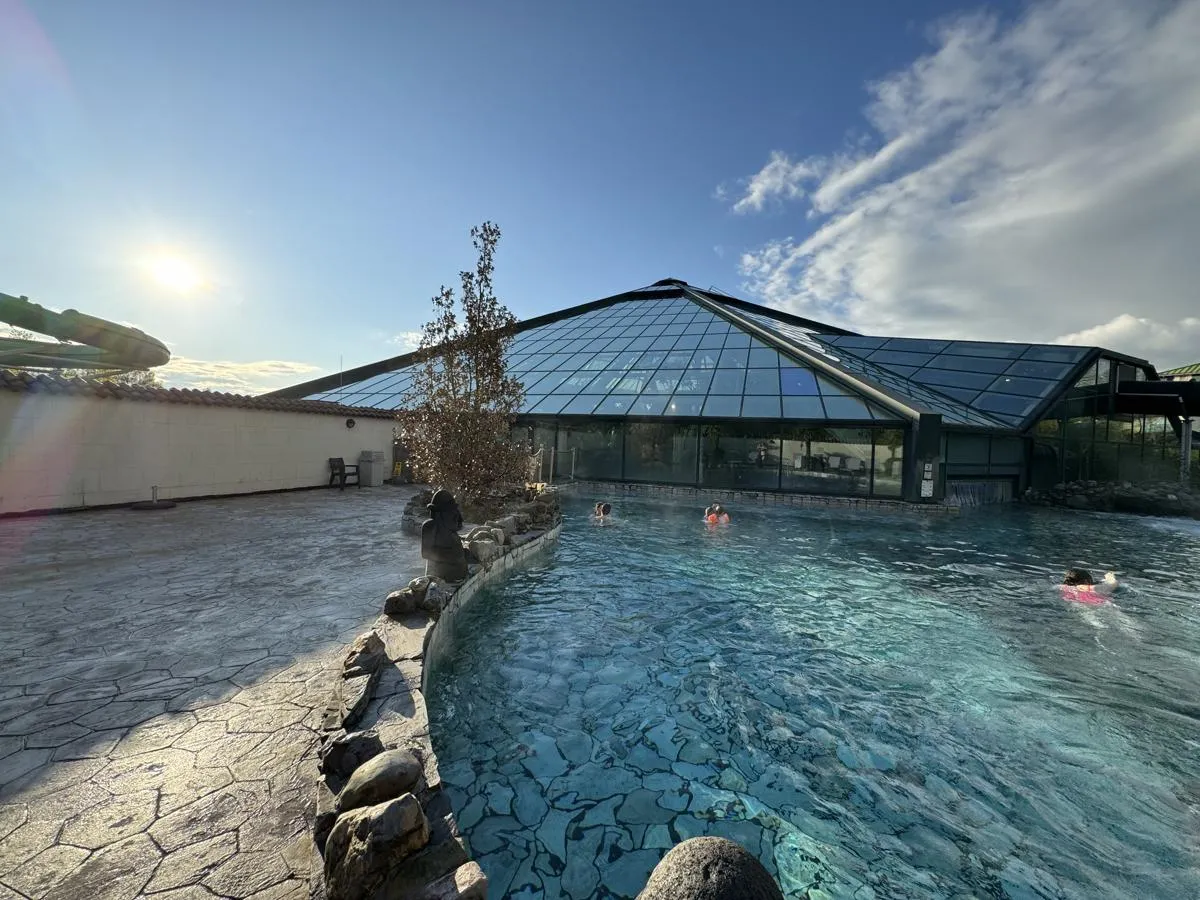Außenbecken im Aqua Mundo des Center Parcs De Eemhof