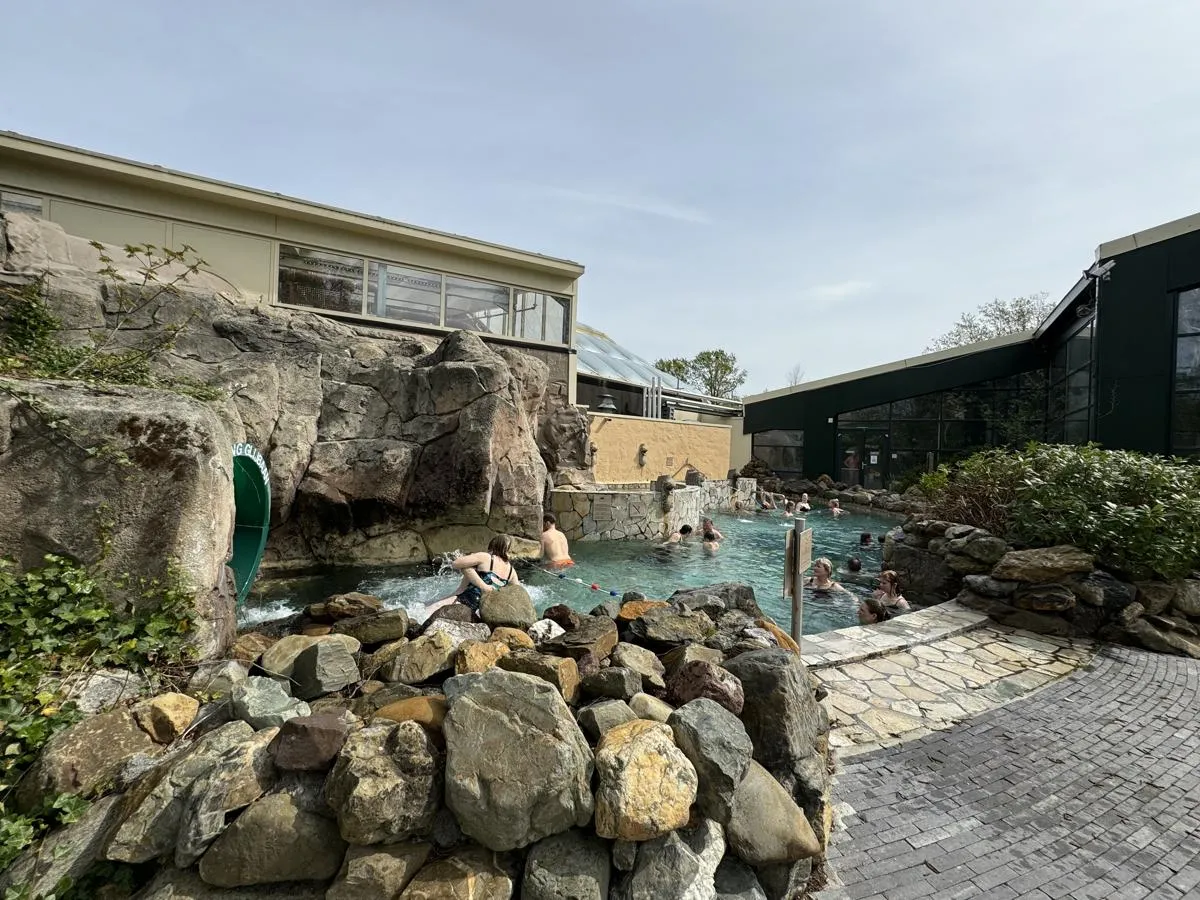 Außenbereich im Aqua Mundo des Center Parcs De Huttenheugte