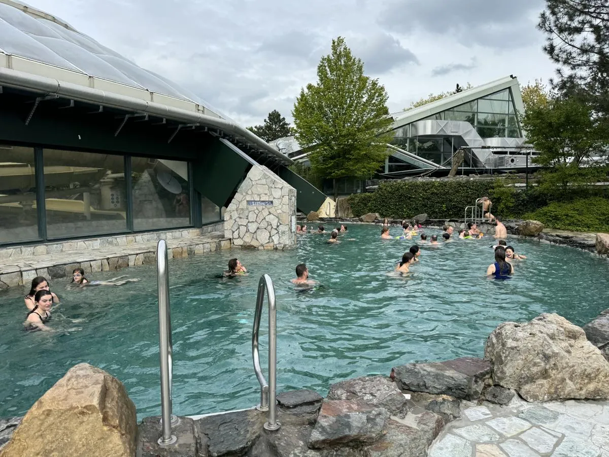 Außenbecken im Aqua Mundo des Center Parcs De Kempervennen