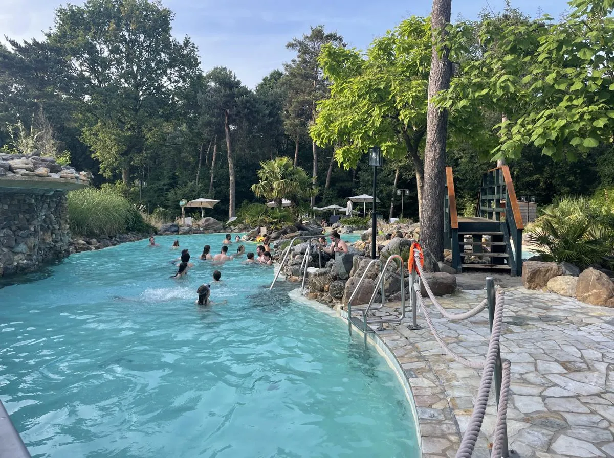 Außenbecken im Aqua Mundo des Center Parcs Het Heijderbos