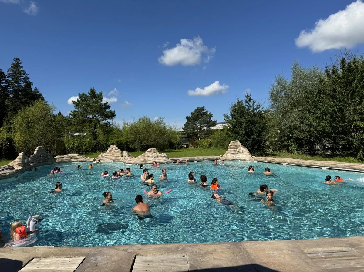 Außenbecken im Aqua Mundo des Center Parcs Les Trois Forêts
