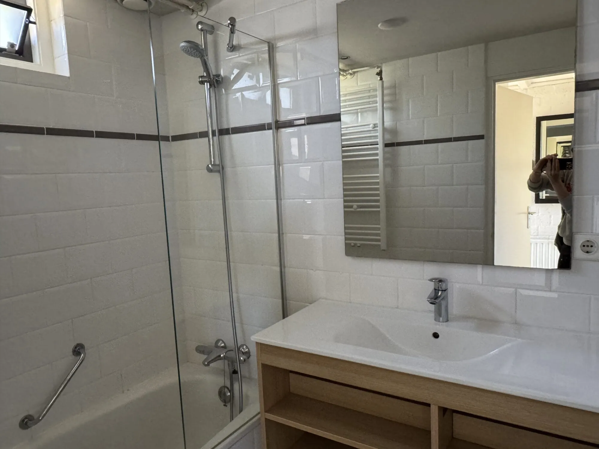 Badezimmer eines Comfort-Ferienhauses im Center Parcs Limburgse Peel