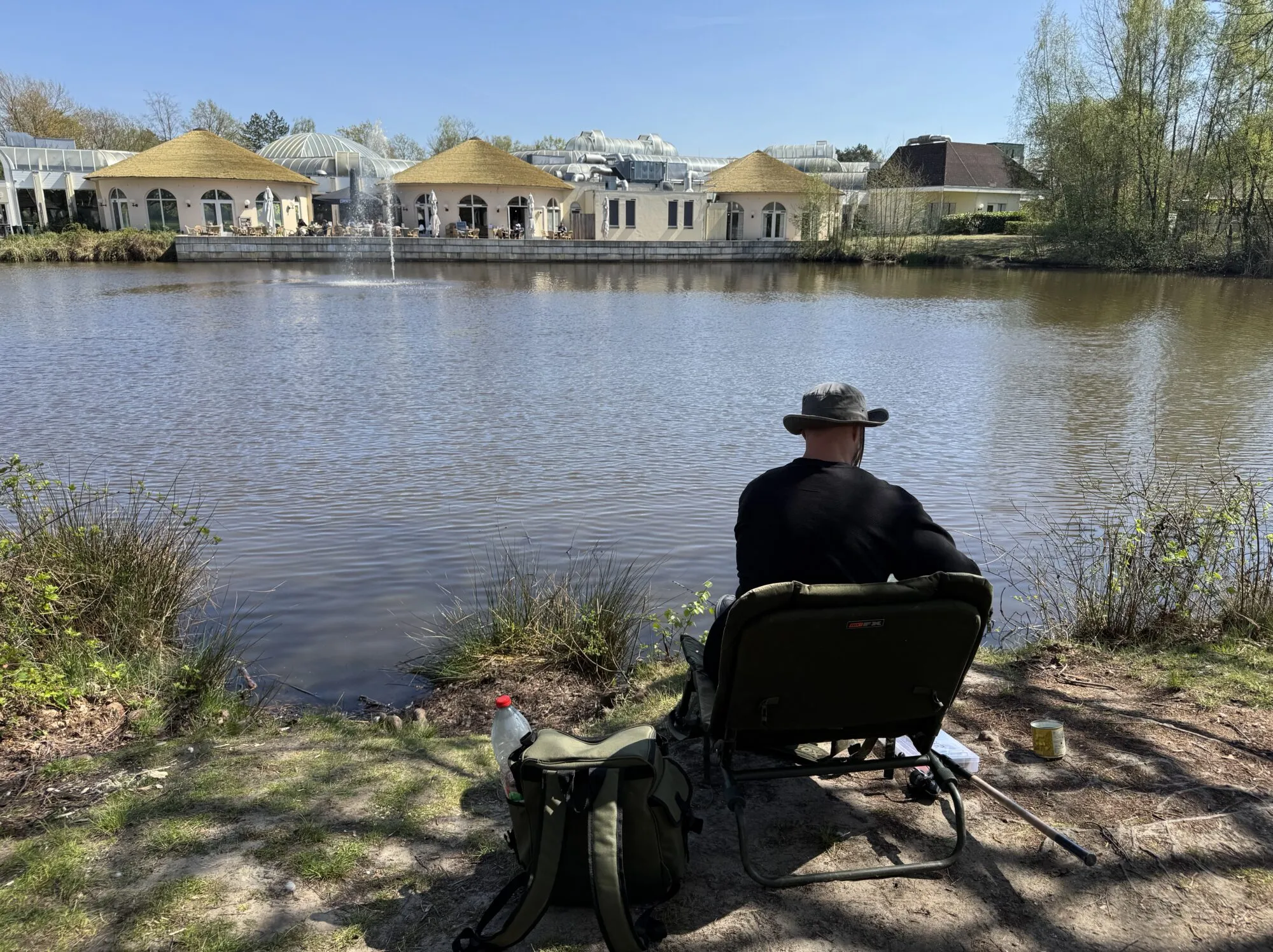 Angler am See im Center Parcs Limburgse Peel