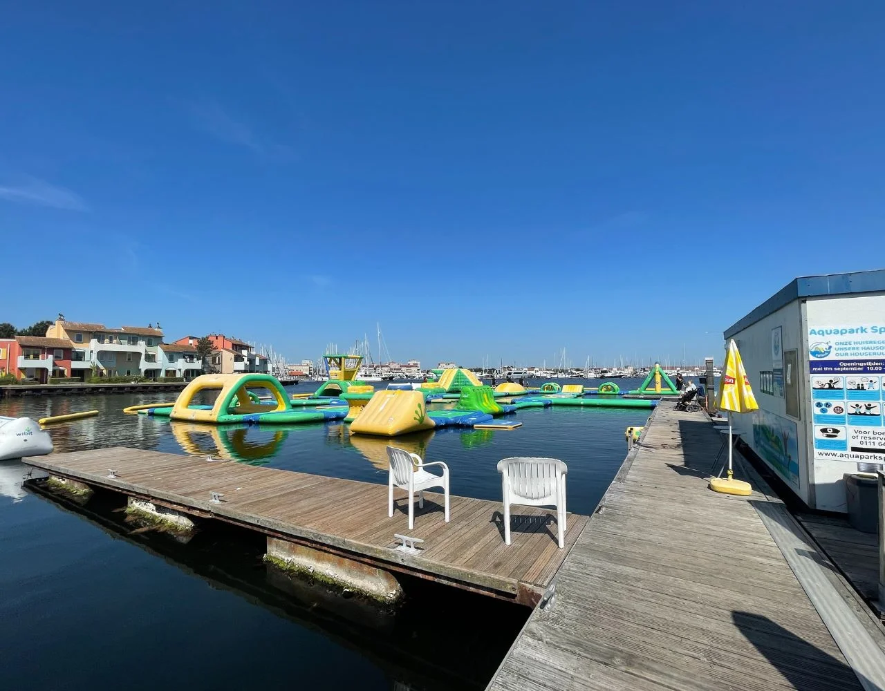 Aquapark im Hafen von Port Zélande