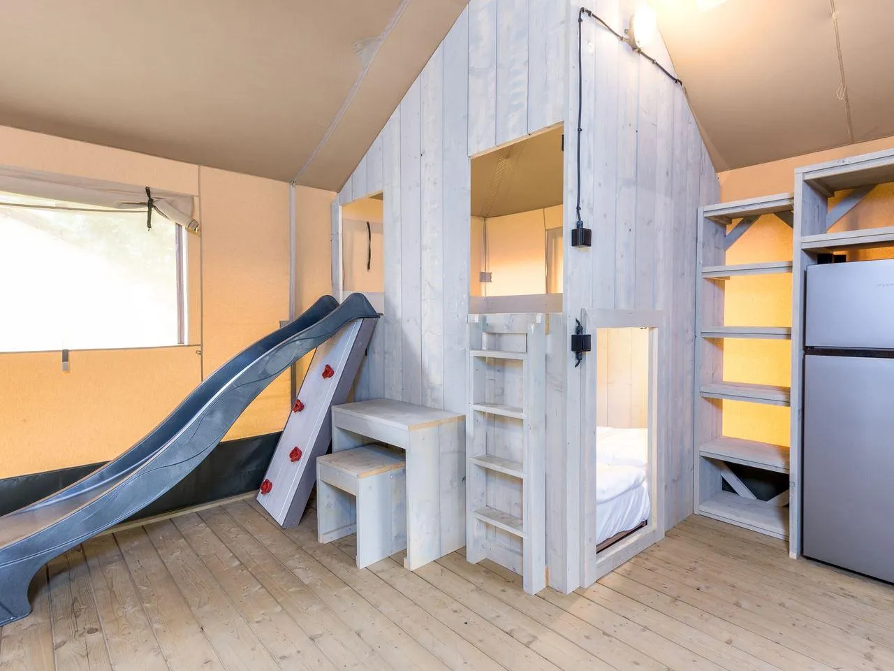 Landal Glamping Neufchâteau in Neufchâteau, Région Wallonne - Bild 14