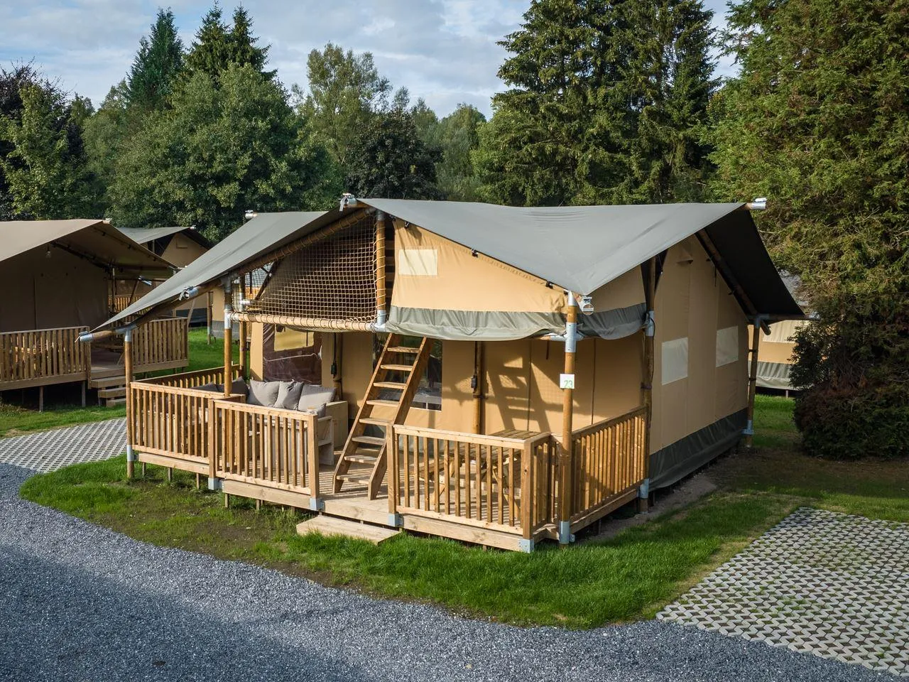 Landal Glamping Neufchâteau in Neufchâteau, Région Wallonne - Bild 7