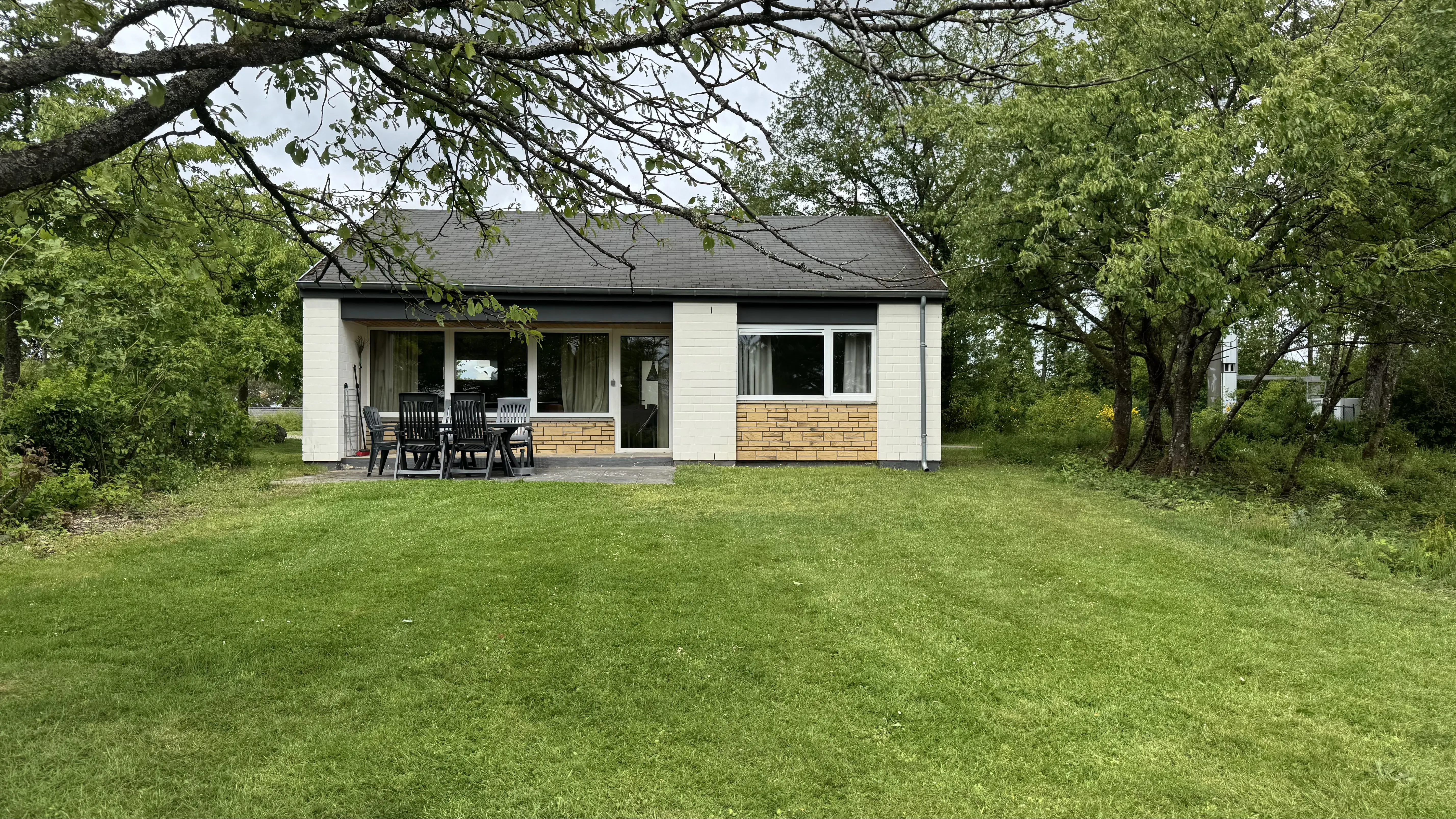 Ferienhaus im Landal Sonnenberg von der Gartenseite
