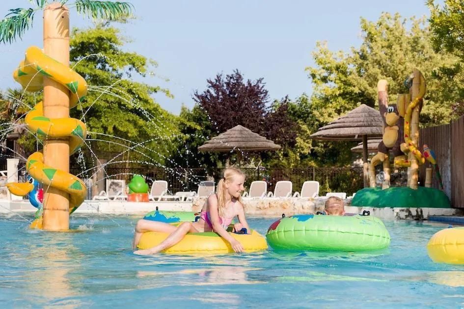 Séquoia Parc in Saint-Just-Luzac, Aquitanien - Bild 1