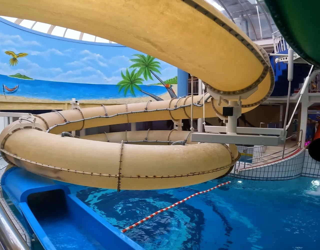 Ferienparks mit Schwimmbad - Duinrell in Holland