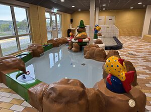 Landal Hoog Vaals Schwimmbad mit Baby