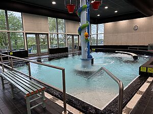 Landal Hoog Vaals Schwimmbad mit Babybecken